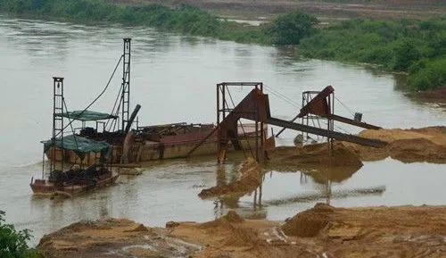 杜絕非法采砂，機(jī)制砂生產(chǎn)才是長(zhǎng)久之道！